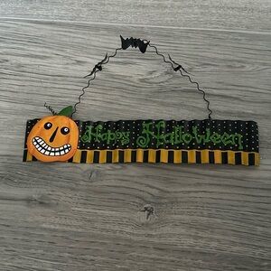Small metal happy Halloween sign pumpkin